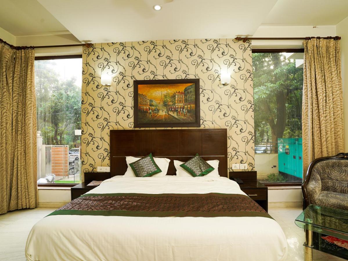 Lime Tree Hotel Sushant Lok Gurgaon Sector 29 Next To Iffco Chowk Metro 外观 照片