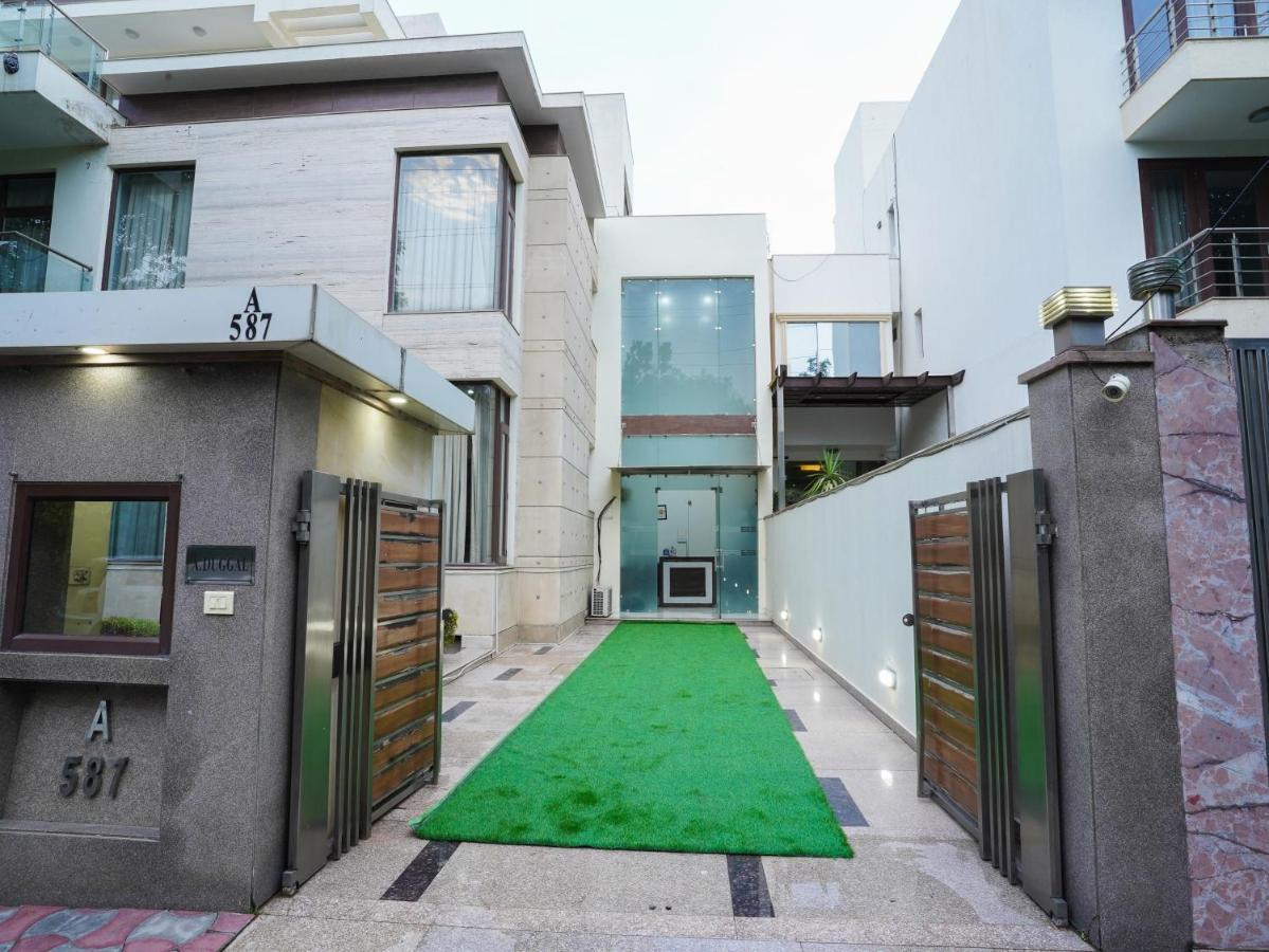 Lime Tree Hotel Sushant Lok Gurgaon Sector 29 Next To Iffco Chowk Metro 外观 照片