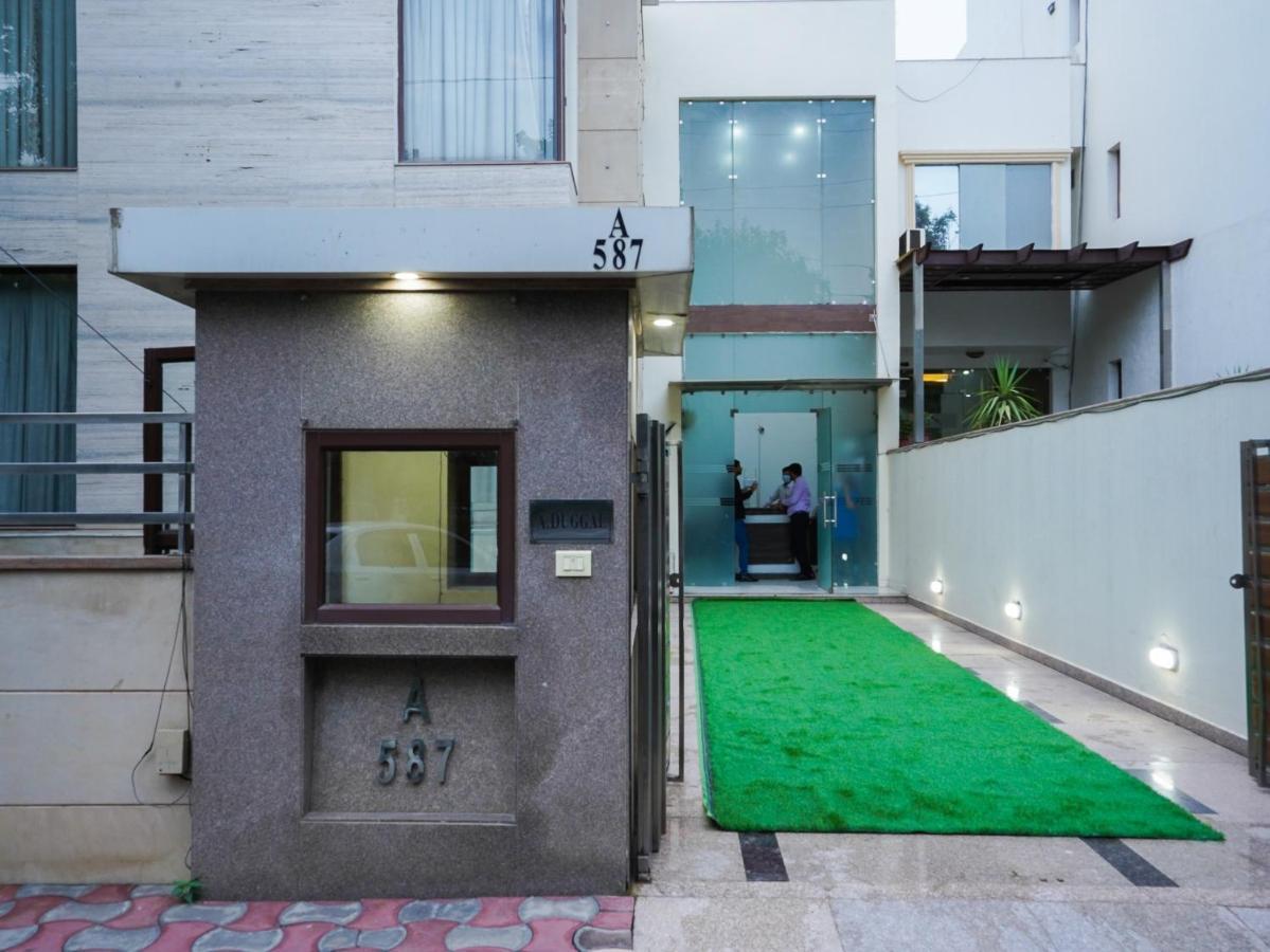 Lime Tree Hotel Sushant Lok Gurgaon Sector 29 Next To Iffco Chowk Metro 外观 照片