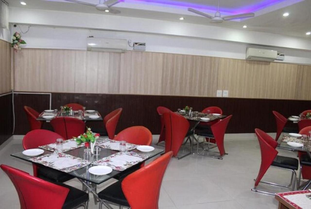 Lime Tree Hotel Sushant Lok Gurgaon Sector 29 Next To Iffco Chowk Metro 外观 照片